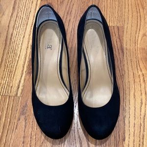 Black suede wedges size 8